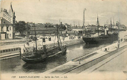 44* ST NAZAIRE  Sortie Du Port                 MA93,0424 - Saint Nazaire