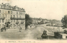 14* TROUVILLE     Place Hotel De Ville             MA94,1186 - Trouville