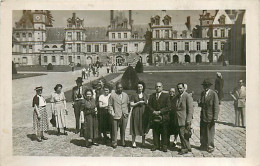 77* FONTAINEBLEAU  Carte Photo  Touristes    MA96,0891 - Fontainebleau