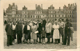 77* FONTAINEBLEAU  Carte Photo  Touristes (1950)   MA96,0893 - Fontainebleau