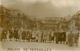 78* VERSAILLES  Carte Photo  Touristes   MA96,0879 - Versailles (Kasteel)