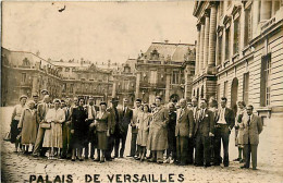 78* VERSAILLES  Carte Photo  Touristes  MA96,0874 - Versailles (Kasteel)