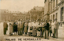 78* VERSAILLES  Carte Photo  Touristes  MA96,0872 - Versailles (Kasteel)