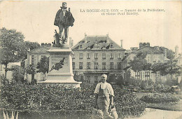 85* LA ROCHE SUR YON Statue  Baudry                    MA97,0684 - La Roche Sur Yon