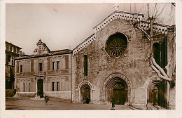 83* HYERES LES PALMIERS   Eglise                  MA97,0377 - Hyeres