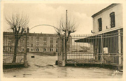 81* CASTRES  Quartier Lardaille  11e Artillerie                      MA97,0287 - Castres