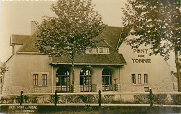 89* PONT SUR YONNE  La Gare  (CPSM Petit Format)        MA97,1351 - Pont Sur Yonne