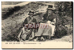 CPA Folklore Auvergne Environs De Vichy Types De Bourbonnaises  - Costumes
