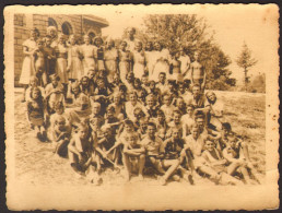 Group Boys And Girls On Beach  Old Photo 8x11 Cm #41165 - Anonyme Personen