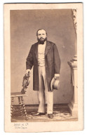 Photo Jamin, Paris, 13 Rue Chapon, Bürgerlicher Herr Avec Strohhut  - Anonyme Personen