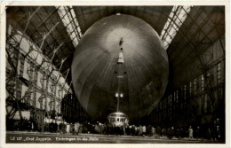 Graf Zeppelin - Einbringen In Die Halle - Airships