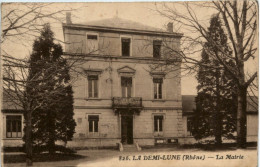 La Demi Lune - La Mairie - Andere & Zonder Classificatie