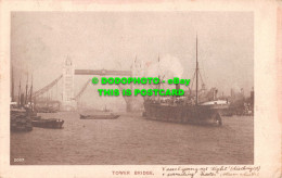 R542603 Tower Bridge. Davidson Brothers Picture Post Cards. London View Series. - Sonstige & Ohne Zuordnung