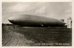 Grraf Zeppelin - Vor Dem Aufstieg - Dirigeables