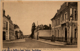 St. Florentin - Hotel De Ville Et La Poste - Saint Florentin