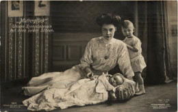 Kronprinzessin Cecilie Mit Söhnen - Royal Families