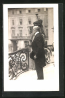 Foto-AK Präsident Masaryk (TGM) Auf Einem Balkon  - Politieke En Militaire Mannen