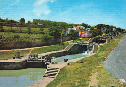 CPSM Béziers-Les Neuf écluses Sur Le Canal Du Midi-Timbre    L2875 - Beziers