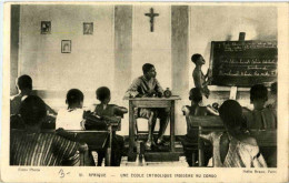 Congo - Une Ecole Catholique Indigene - Andere & Zonder Classificatie