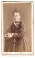 Photo J. Bourens, Metz, Rue Serpenoise 27 & 29, Portrait De Bildschöne Junge Frau Im Prachtvollen Kleid  - Anonyme Personen