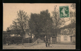 CPA Pierrefitte, Avenue De Villelaneuse  - Autres & Non Classés