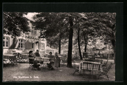 AK Zeitz, Restaurant Das Waldhaus, Aussenbereich Mit Gästen  - Zeitz