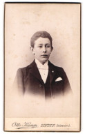 Fotografie Otto Kamm, Linden, Deisterstrasse 2, Junger Mann Mit Eleganter Frisur  - Anonyme Personen