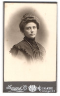 Fotografie Samson & Co., Coblenz, Firmungstrasse 4-6, Elegante Dame Mit Hochsteckfrisur  - Anonyme Personen