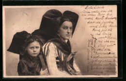 AK Junge Mutter Mit Ihrer Kleinen Tochter In Elsässischer Tracht  - Costumes