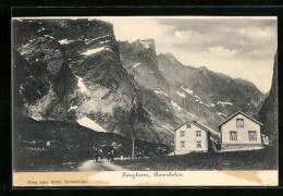 AK Hongheim /Romsdalen, Häuser An Der Strasse Vor Bergkulisse  - Norway