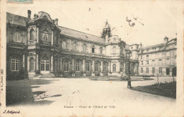 CPA Caen-Cour De L'hôtel De Ville-Timbre   L2876 - Caen