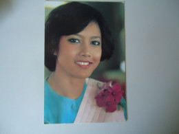 THAILAND    POSTCARD  WOMENS  THAI AIR HOSTESS    FOR MORE PURHASES 10% DISCOUNT - Tailandia