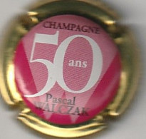 Capsule Champagne WALCZAK Pascal { N°14b : 50 Ans , Fond Rose Contour Or ; AUBE Les Riceys } {S18-24} - Autres & Non Classés