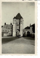 Ref 1 - Photo :  La Porte De Samois , Moret Sur Loing , Seine Et Marne - France . - Europe