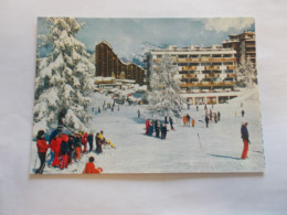 PRA LOUP  ( 04 Alpes De Haute Provence )  VUE DE LA STATION  TRES ANIMEES  NOMBREUX SKIEURS - Sonstige & Ohne Zuordnung