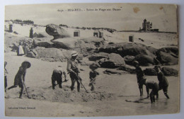 FRANCE - FINISTERE - BEG MEIL - Scène De Plage Aux Dunes - Beg Meil