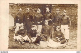 CARTE PHOTO NON IDENTIFIEE REPRESENTANT DES SOLDATS PRENANT LA POSE - To Identify