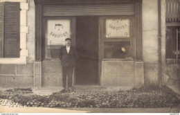 CARTE PHOTO NON IDENTIFIEE REPRESENTANT UN SABOTIER DEVANT SON MAGASIN - A Identifier