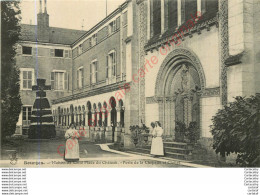 18. BOURGES .  Maison De Santé Place Du Château . Porte De La Chapelle Et Cloître . - Bourges