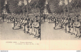 GUERRE 1914 TROUPES ALGERIENNES SE RENDANT A LA LIGNE DE FEU CARTE STEREOSCOPIQUE - Stereoscope Cards