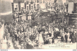 01 BOURG RETOUR DU 23e REGIMENT D'INFANTERIE 10 AOUT 1919 LA FOULE PLACE DE L'HOTEL DE VILLE - Other & Unclassified