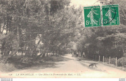 17 LA ROCHELLE UNE ALLEE A LA PROMENADE DU MAIL - La Rochelle