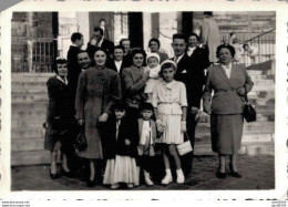 VIET NAM TONKIN INDOCHINE PHOTO DE 8.5 X 6 CMS UNE PHOTO DE FAMILLE LORS D'UNE COMMUNION - Persone Anonimi