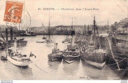 76 DIEPPE CHALUTIERS DANS L'AVANT PORT - Dieppe