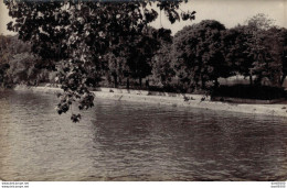 INDONESIE BALI PHOTO TAILLE CPA UNE ETENDUE D'EAU ET UNE PLAGE - Orte