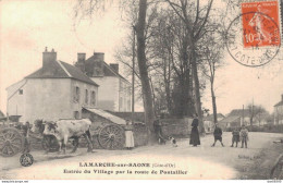 21 LAMARCHE SUR SAONE ENTREE DU VILLAGE PAR LA ROUTE DE PONTAILLER ANIMEE - Other & Unclassified