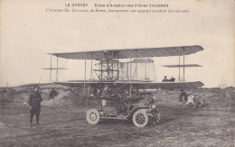 SOMME LE CROTOY ECOLE D AVIATION DES FRERES CAUDRON L AVIATEUR CH. GUILBAUD TRANSPORTANT SON APPAREIL CAUDRON  - Le Crotoy