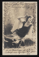 Foto AK 839/4 Frau Verträumt Im Samt Kleid Mit Chiffon Ärmel, LENGERICH 3.9.1913 - Mode