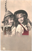 CPA Carte Postale  Deux Fillettes Avec Leur Chapeau  VM80167ok - Portraits