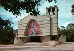 CPSM - ROYAN - Eglise Du Parc N-Dame De L'Assomption - Architectes ... Edition M.Berjaud - Chiese E Cattedrali